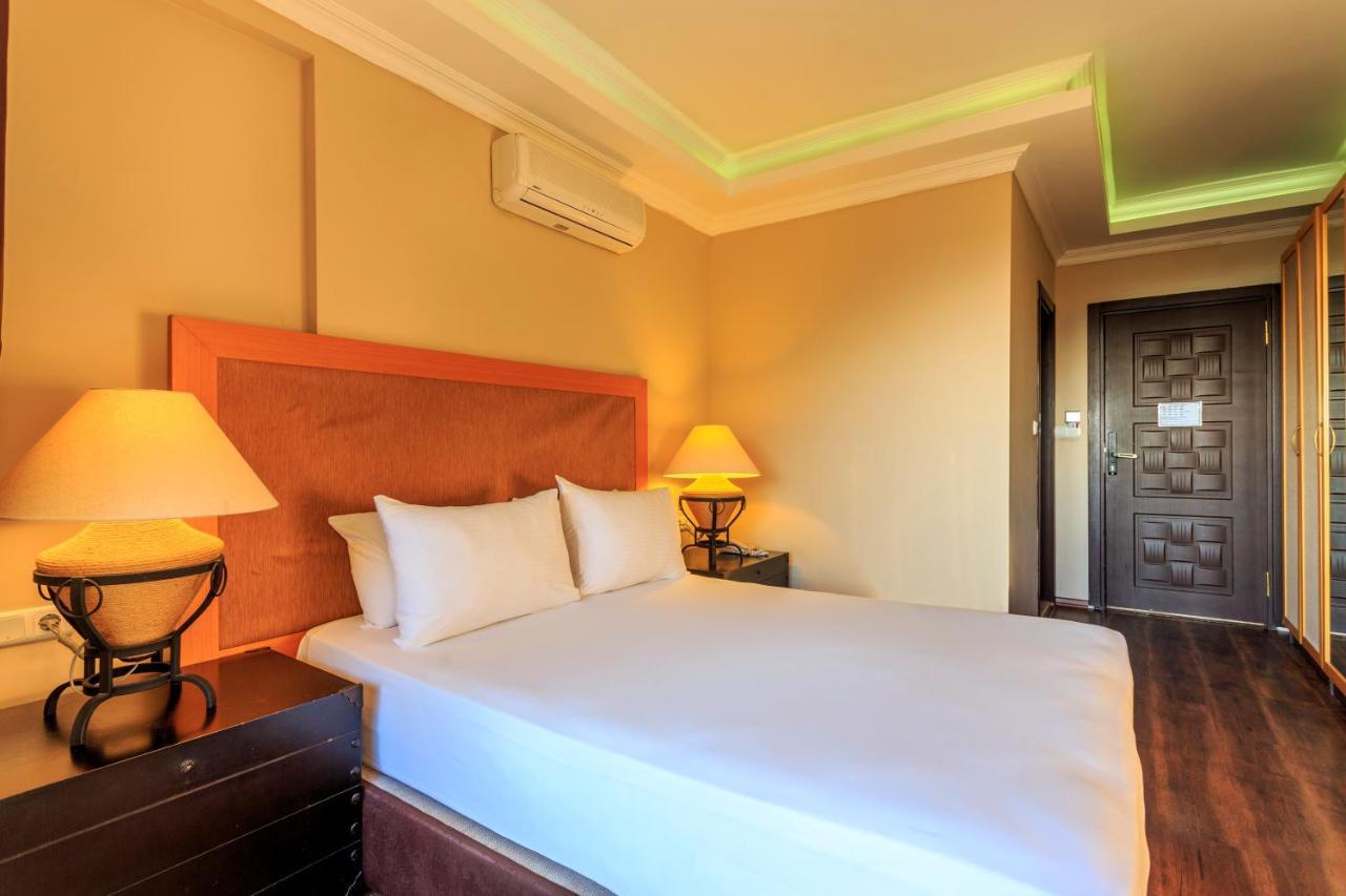 Manaspark Deluxe Hotel Олудениз Екстериор снимка